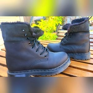 Dr. Martens 1460 DM'S WINTERGRIP FAUX FUR LINED BOOTS Size 7